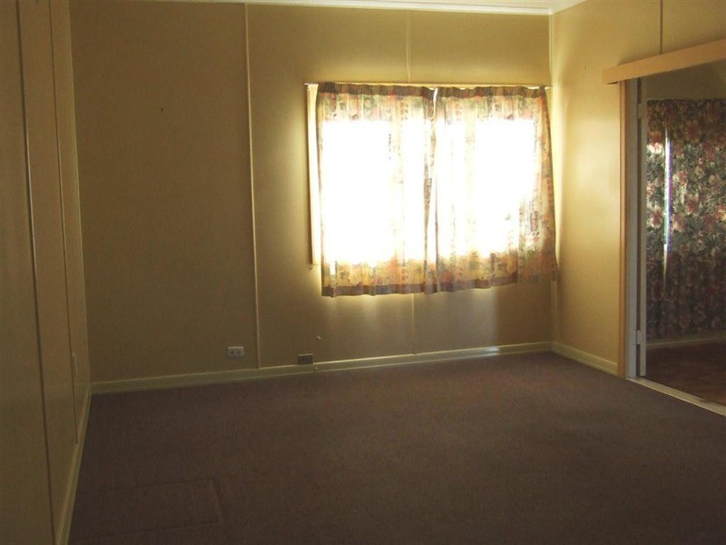 27 Macleod  Street, Bundaberg West QLD 4670