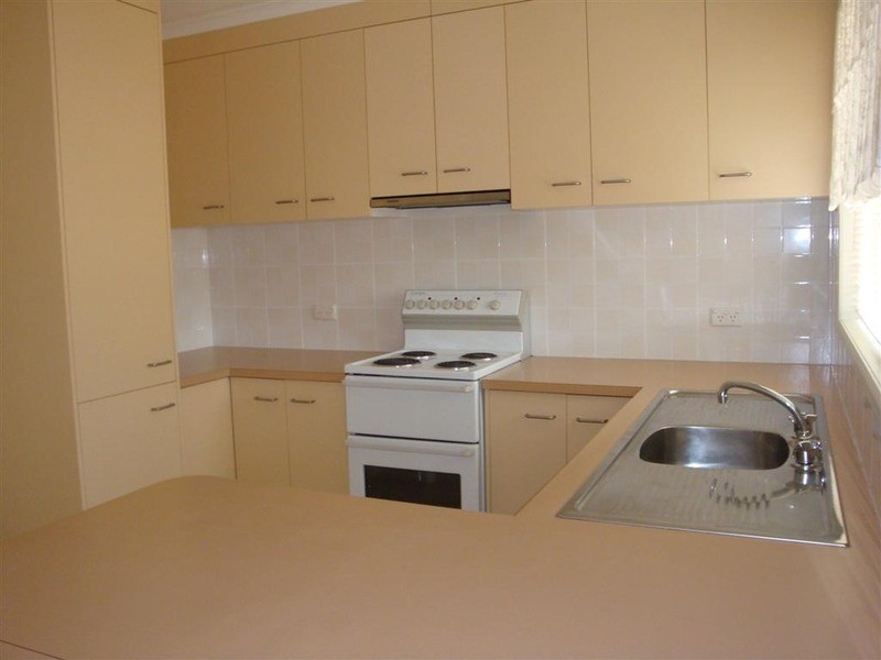 2/69 McCarthy  Street, Avenell Heights QLD 4670