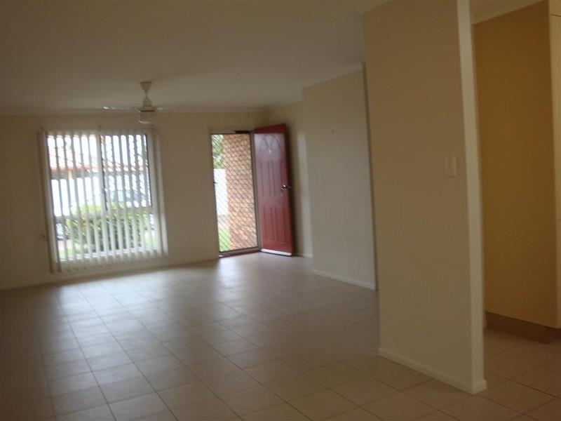 2/69 McCarthy  Street, Avenell Heights QLD 4670