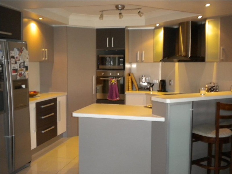 13 Leon Place, Coral Cove QLD 4670