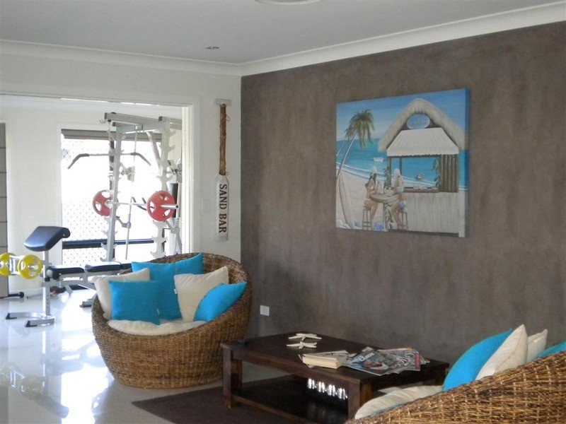 13 Leon Place, Coral Cove QLD 4670