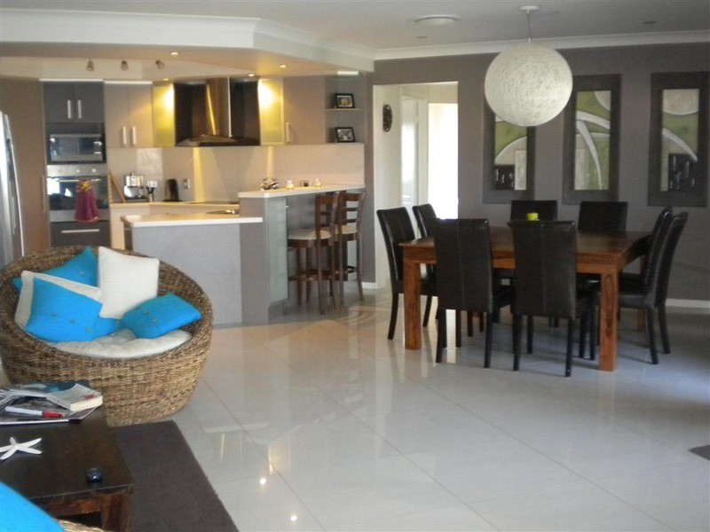 13 Leon Place, Coral Cove QLD 4670