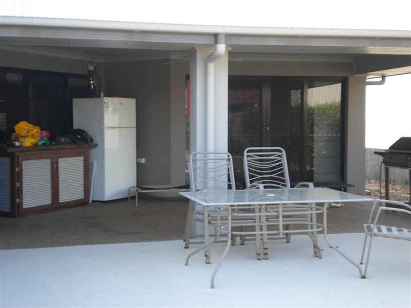 13 Leon Place, Coral Cove QLD 4670