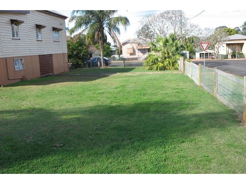 26 North Street, Childers QLD 4660