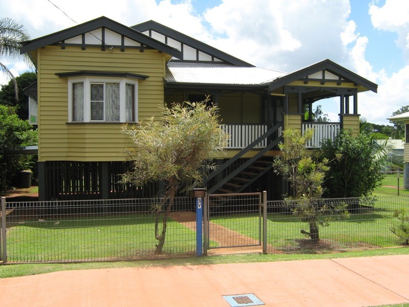 29 West Street, Childers QLD 4660