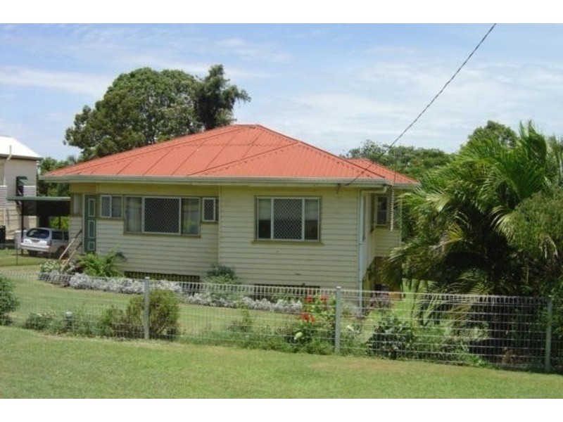 8 Macrossan Street, Childers QLD 4660