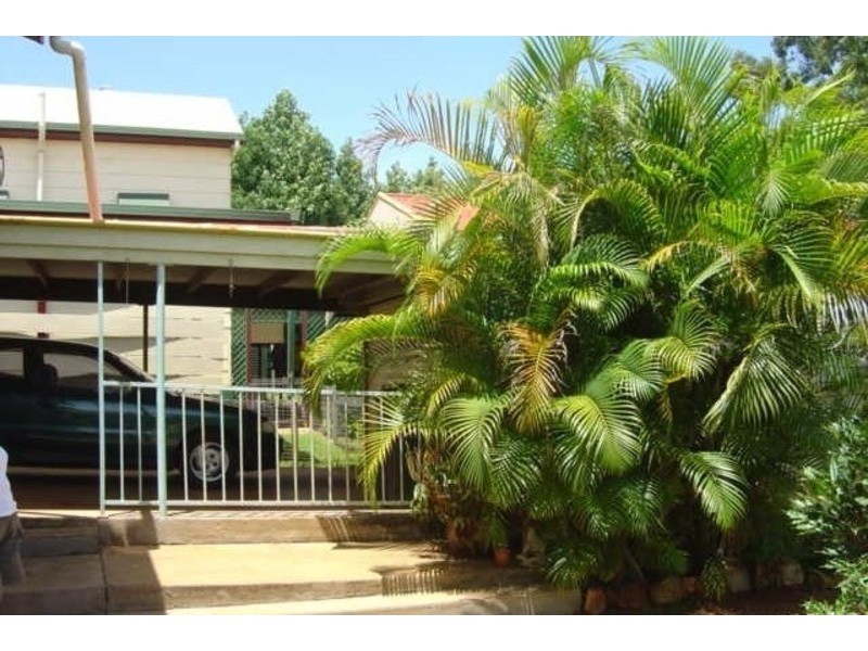 8 Macrossan Street, Childers QLD 4660