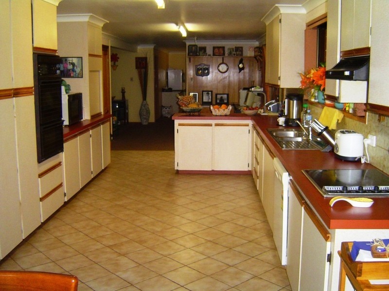 9 Nelson Street, Childers QLD 4660