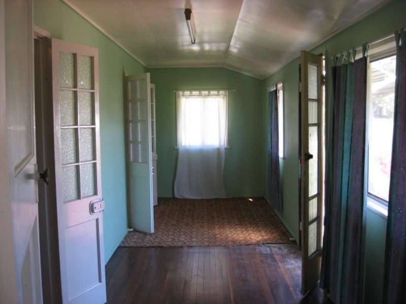 9 Ernest Street, Childers QLD 4660