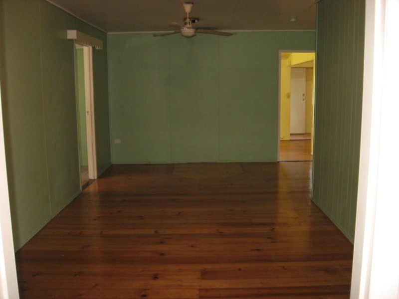 9 Ernest Street, Childers QLD 4660