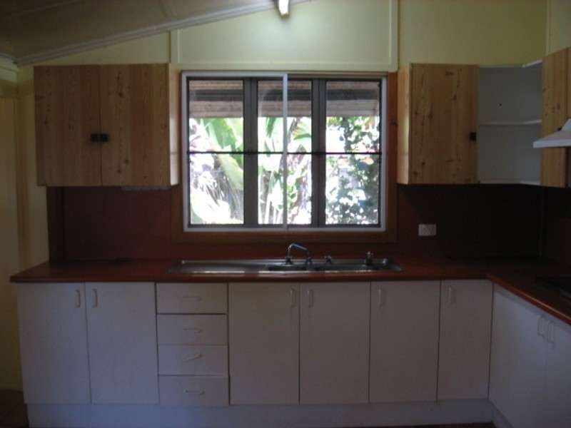 9 Ernest Street, Childers QLD 4660