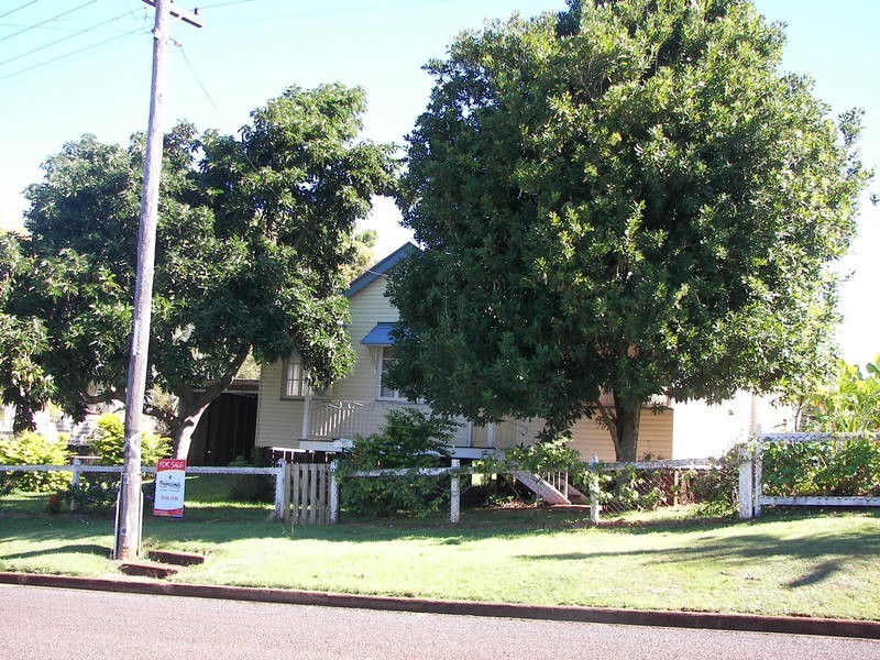 2 Queen Street, Childers QLD 4660