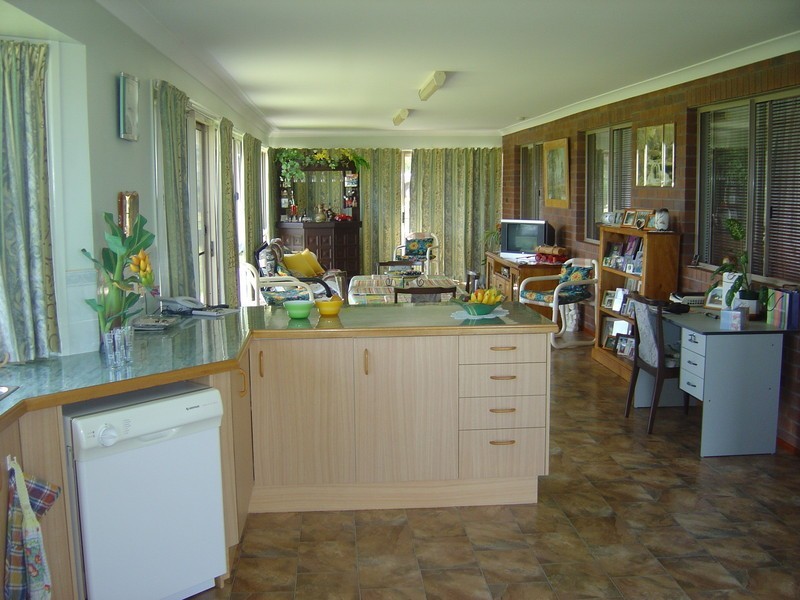 48 Huxley Road, Childers QLD 4660