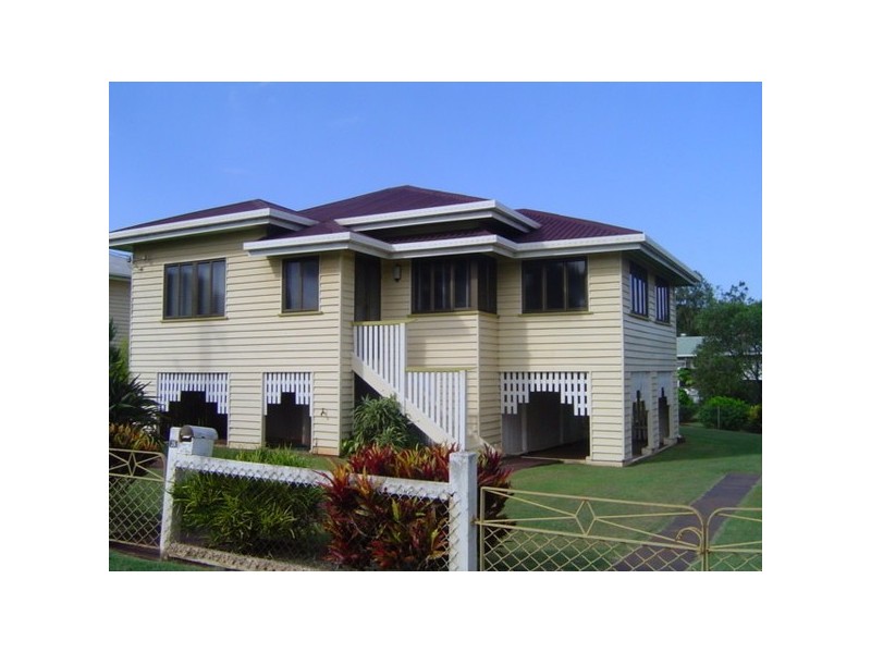 25 West Street, Childers QLD 4660