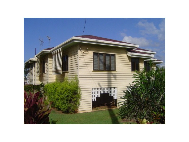 25 West Street, Childers QLD 4660