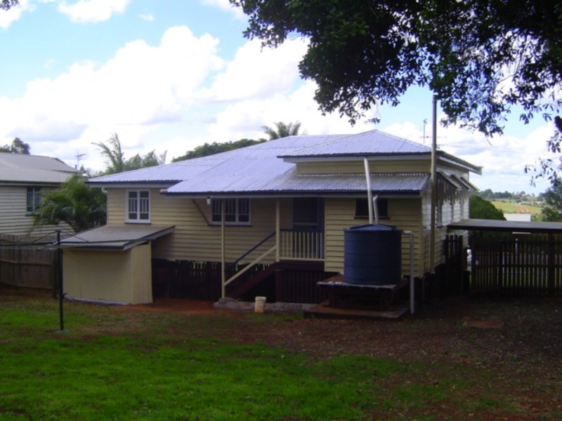6 Queen Street, Childers QLD 4660