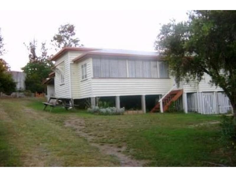 8 Roberts Street, Mount Perry QLD 4671