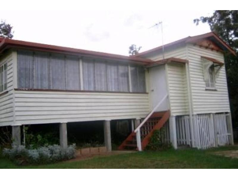 8 Roberts Street, Mount Perry QLD 4671