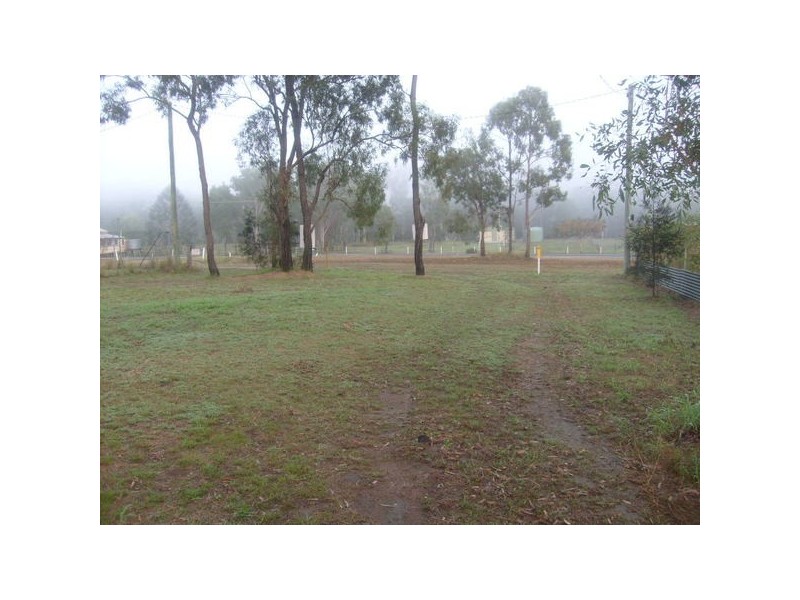 28 Queen Street, Dallarnil QLD 4621