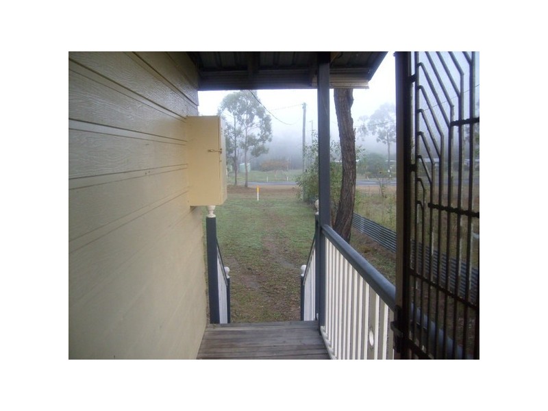 28 Queen Street, Dallarnil QLD 4621