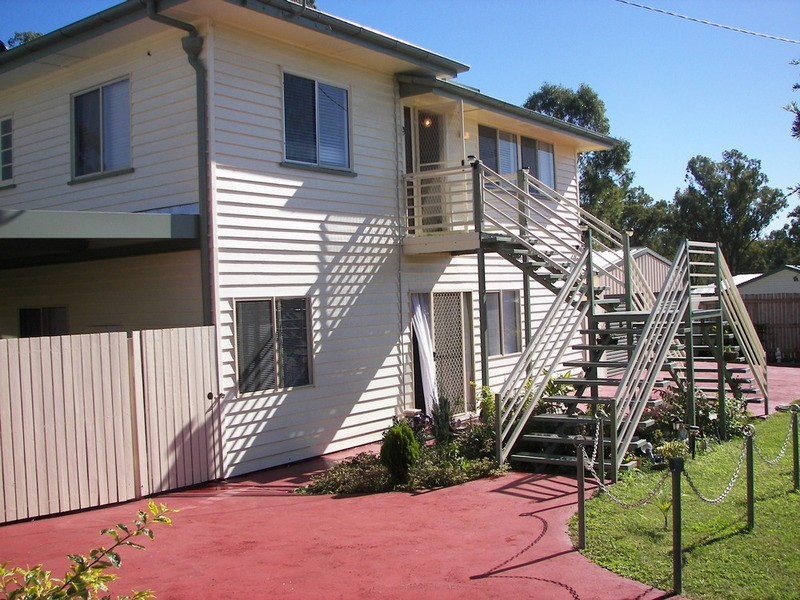 12 Elizabeth Street, Biggenden QLD 4621
