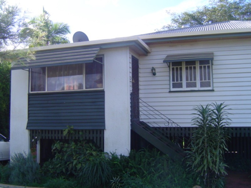 17 West Street, Childers QLD 4660