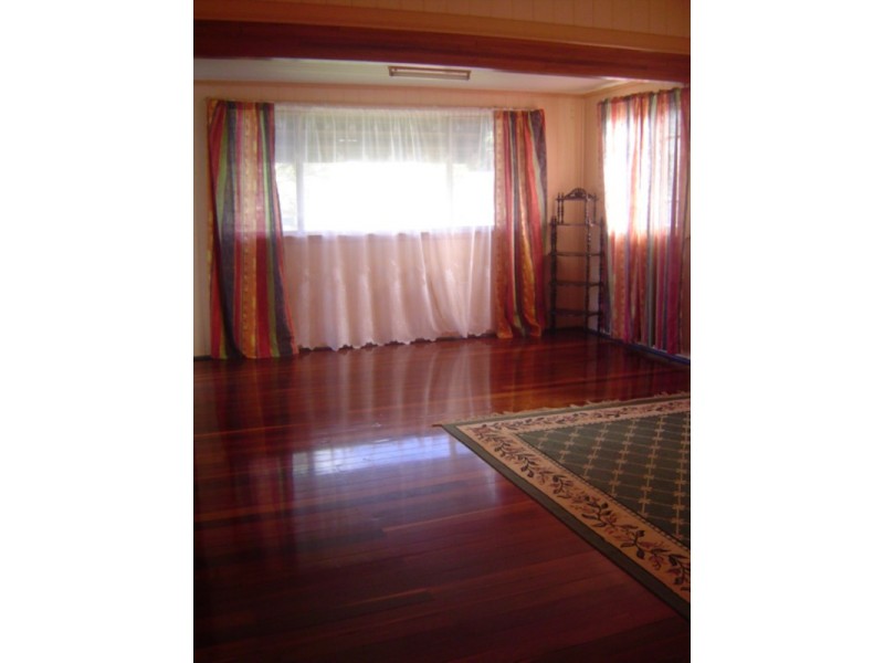17 West Street, Childers QLD 4660