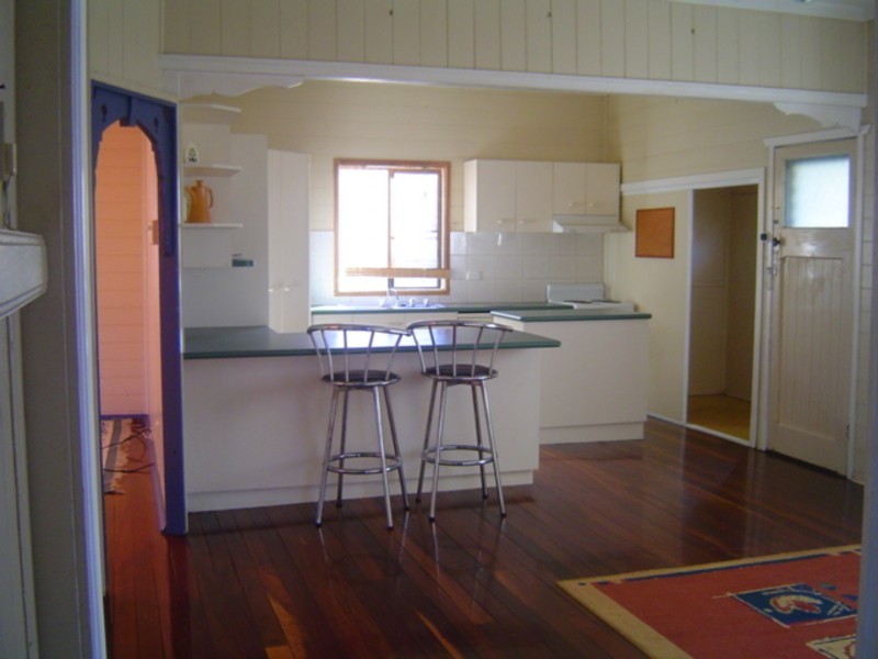 17 West Street, Childers QLD 4660