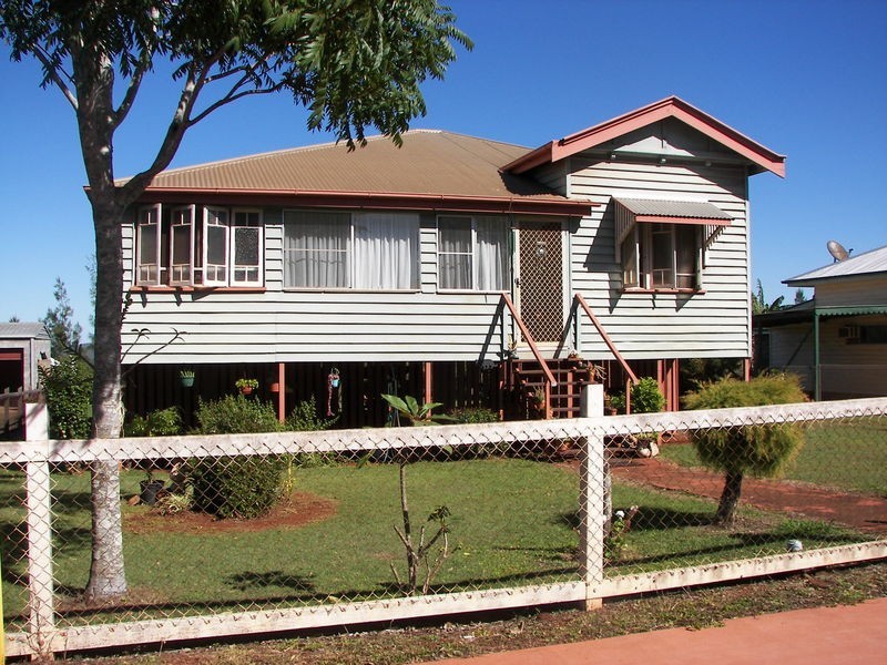 180 Churchill Street, Childers QLD 4660