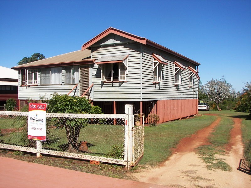 180 Churchill Street, Childers QLD 4660