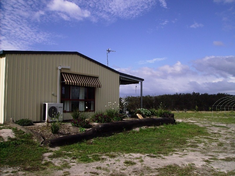 64  Berries Road, Childers QLD 4660