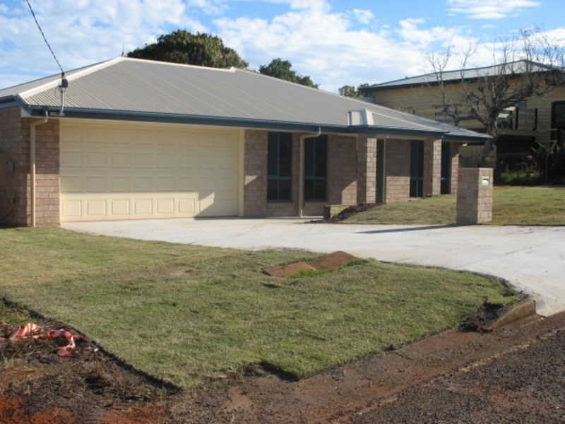 8 Nelson Street, Childers QLD 4660