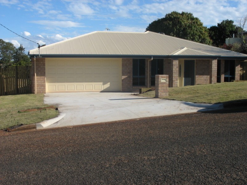 8 Nelson Street, Childers QLD 4660