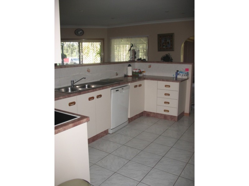 12 Chris-lyn Avenue, Childers QLD 4660