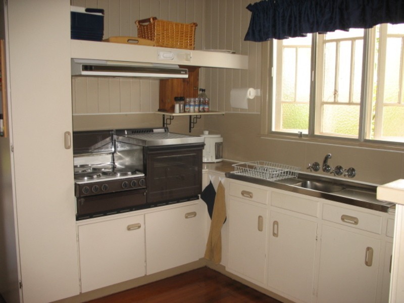 10 Ridgway Street, Childers QLD 4660
