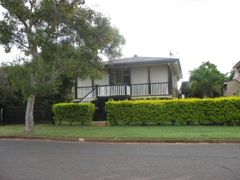10 Ridgway Street, Childers QLD 4660