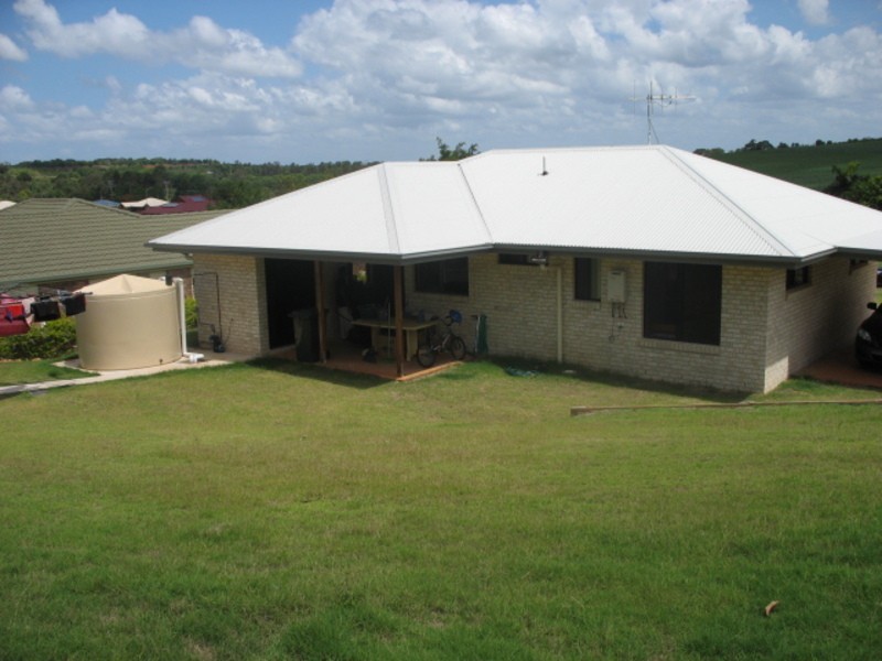 10 Pioneer Avenue, Childers QLD 4660