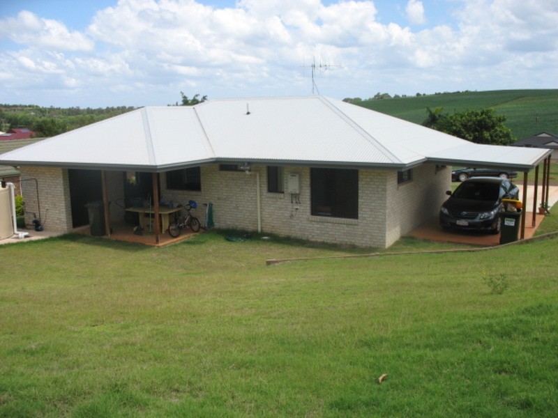 10 Pioneer Avenue, Childers QLD 4660