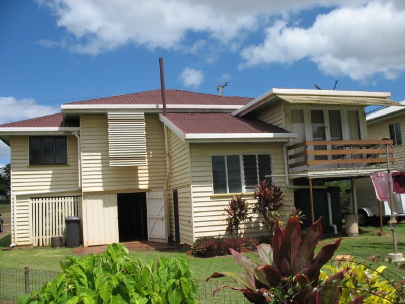 25 West Street, Childers QLD 4660
