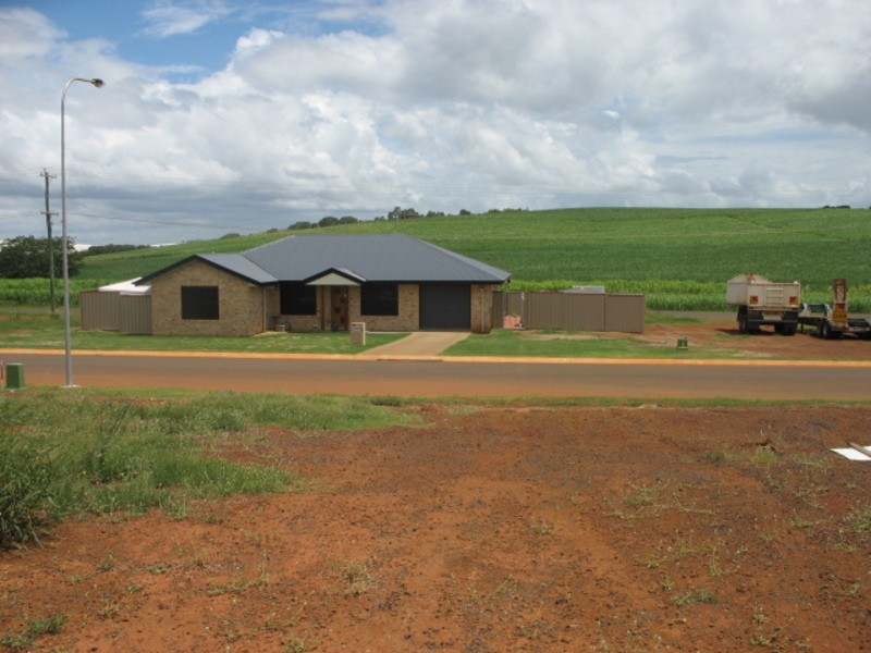 22 Pioneer Avenue, Childers QLD 4660