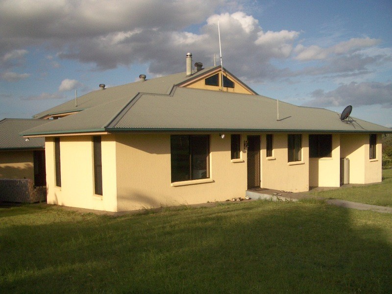 2 Green Valley Court, Childers QLD 4660