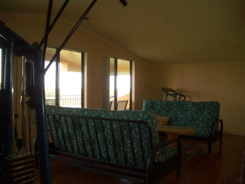 2 Green Valley Court, Childers QLD 4660