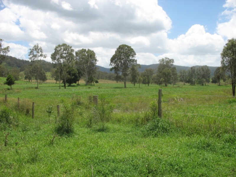 25 Red Hill Road, Woowoonga QLD 4621
