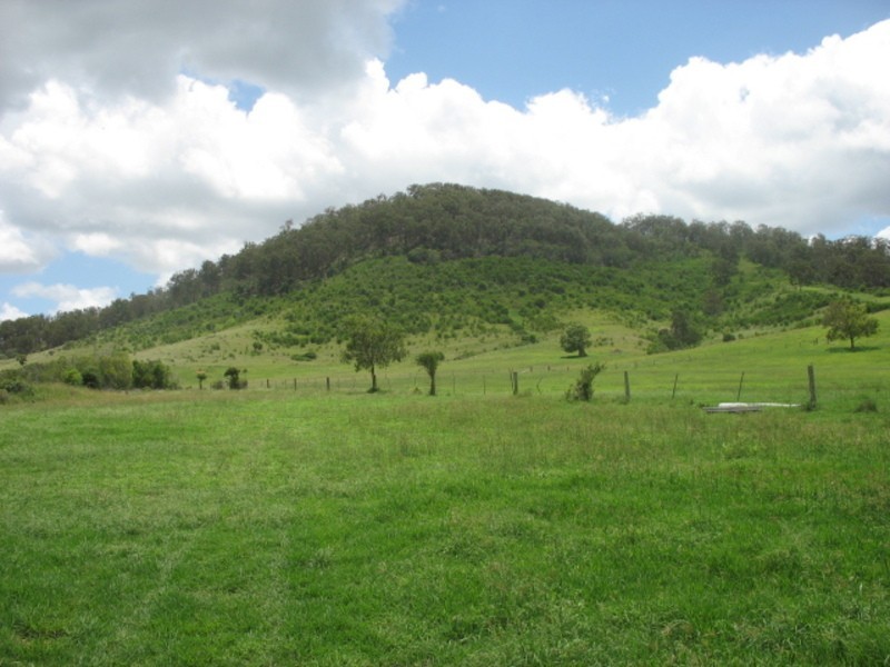 25 Red Hill Road, Woowoonga QLD 4621