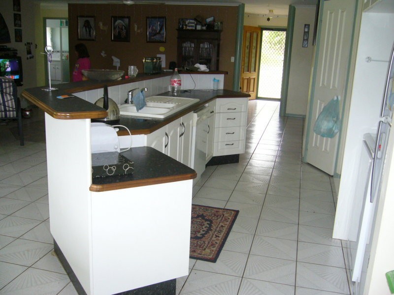 200 Rainbows Road, Childers QLD 4660