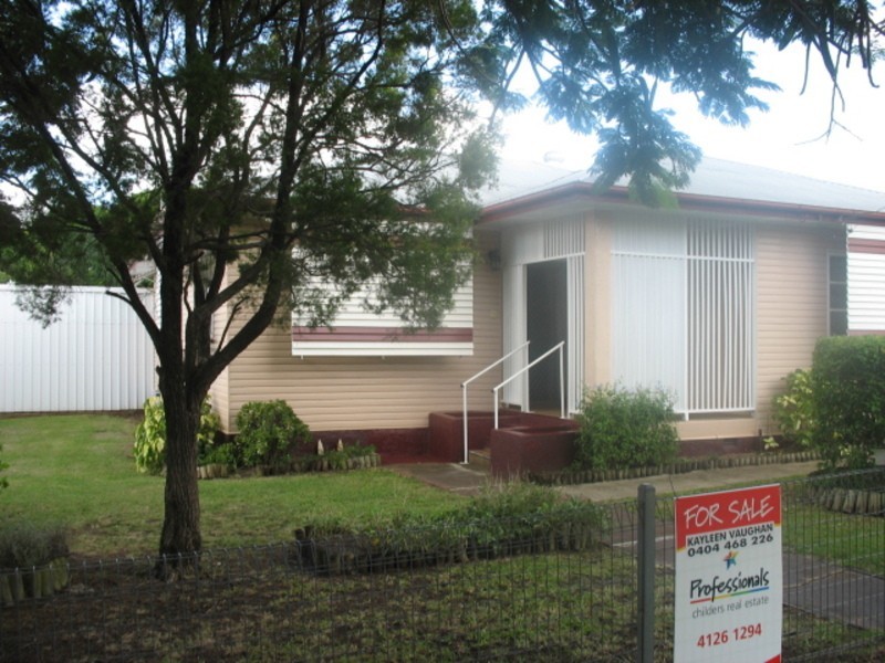 8 May Street, Gin Gin QLD 4671