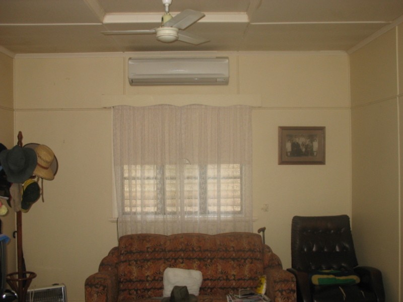 8 May Street, Gin Gin QLD 4671