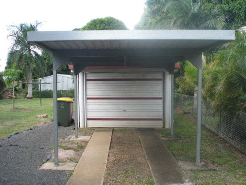 8 May Street, Gin Gin QLD 4671