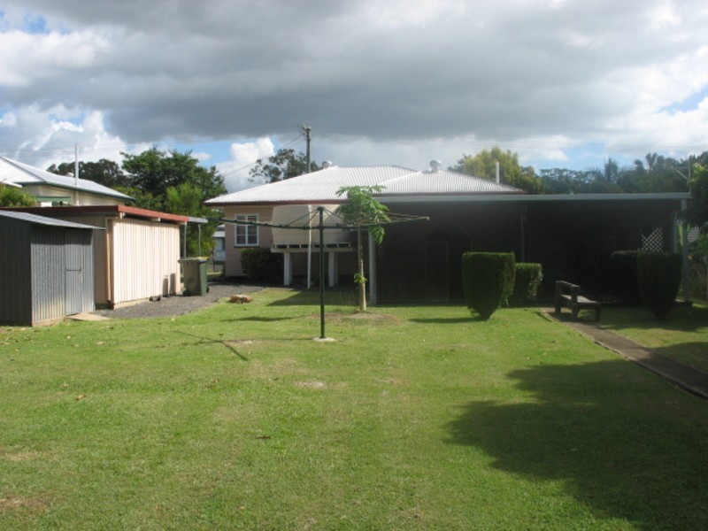 8 May Street, Gin Gin QLD 4671