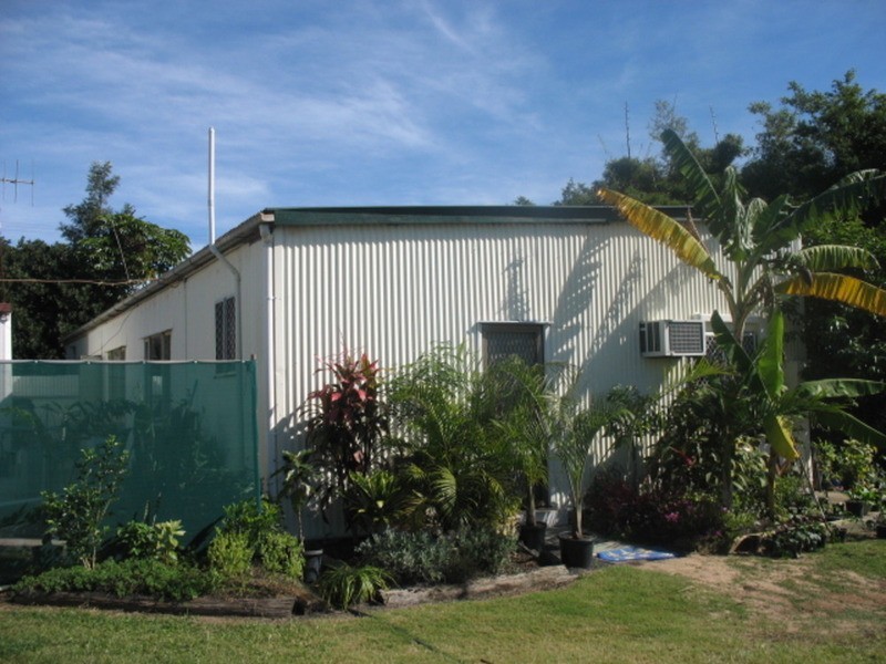 4 Mamminos Road, Childers QLD 4660